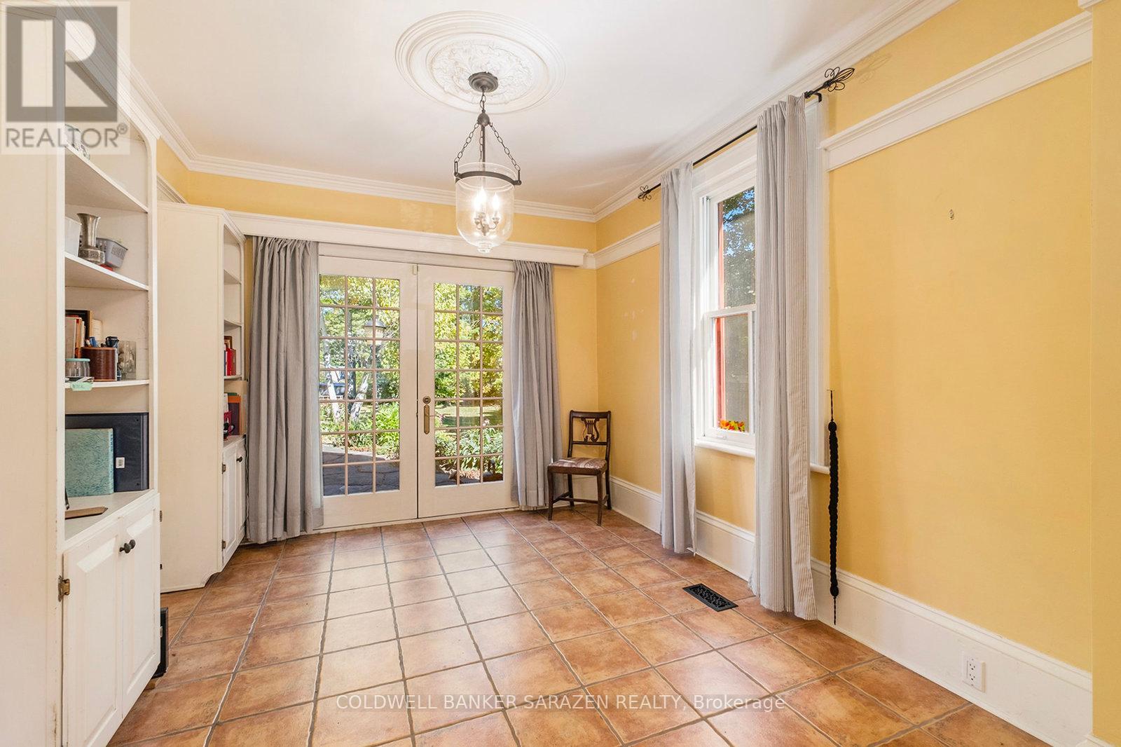 61 DRUMMOND STREET E