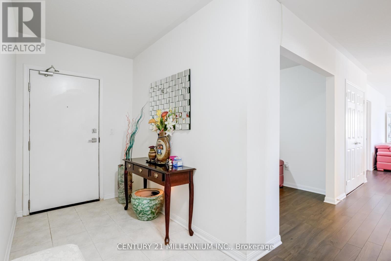 204 - 60 BAYCLIFFE CRESCENT