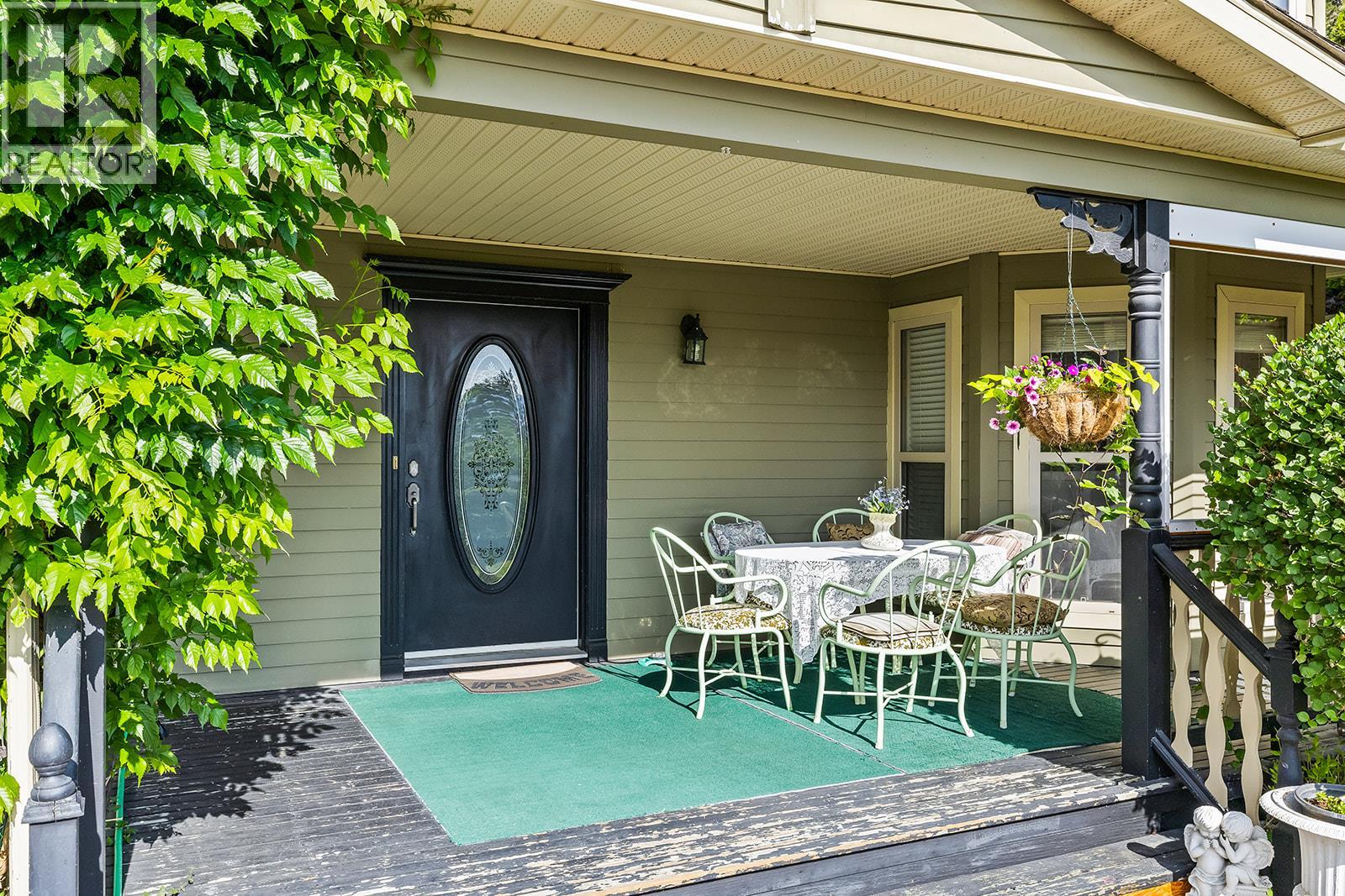 1282 Lakeview Cove Place