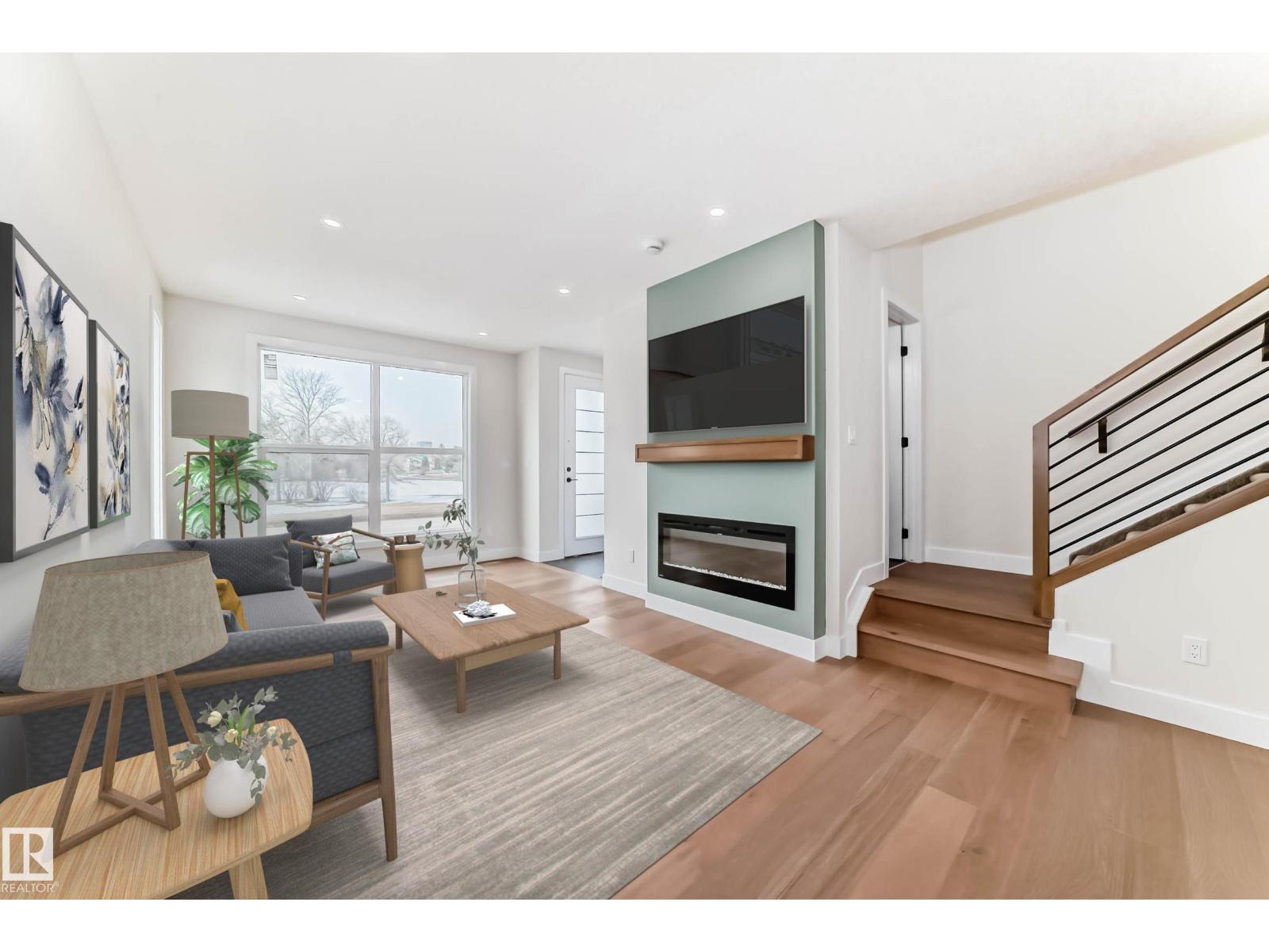 9633 85 ST NW