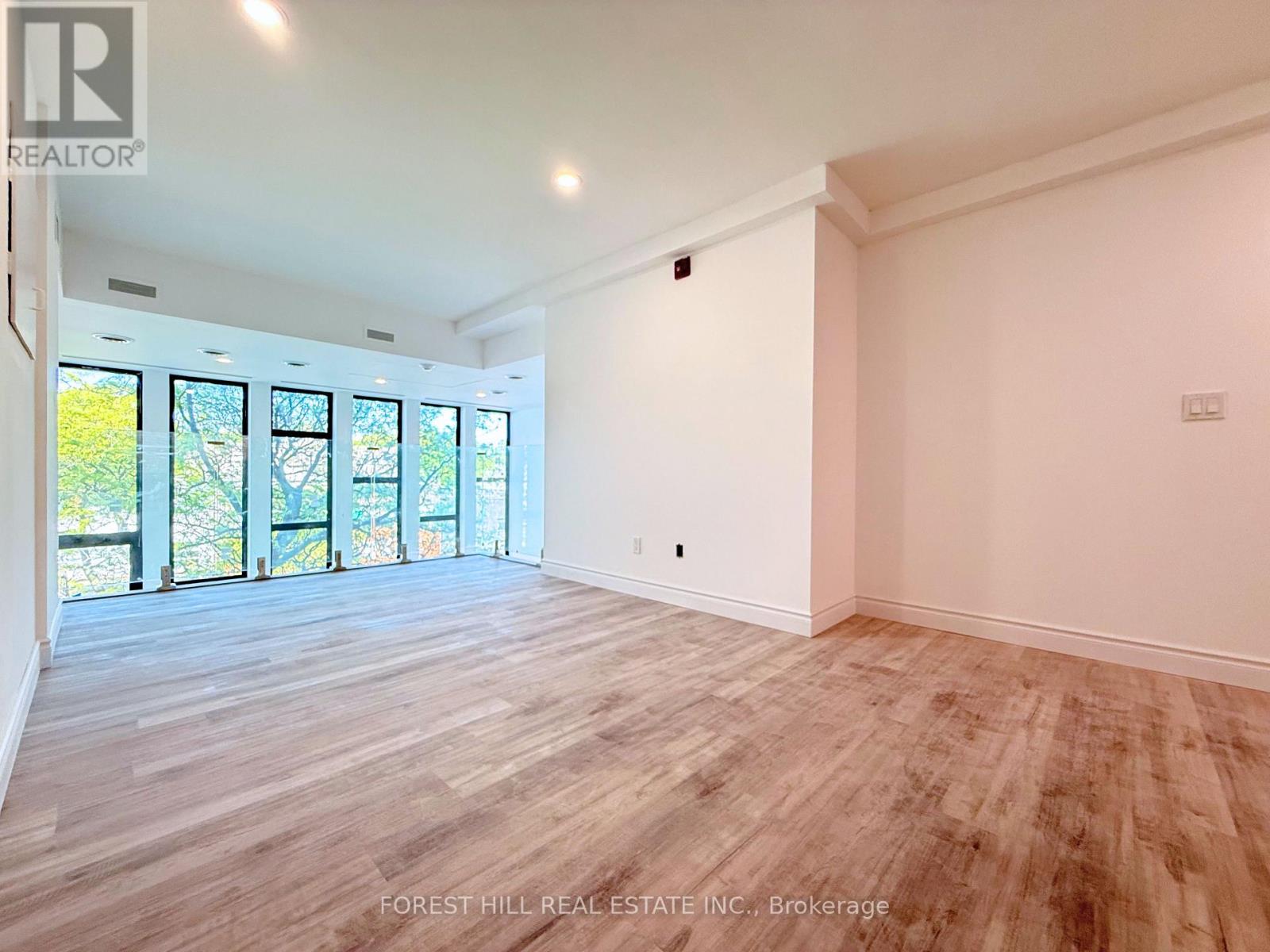 4 - 3429 YONGE STREET