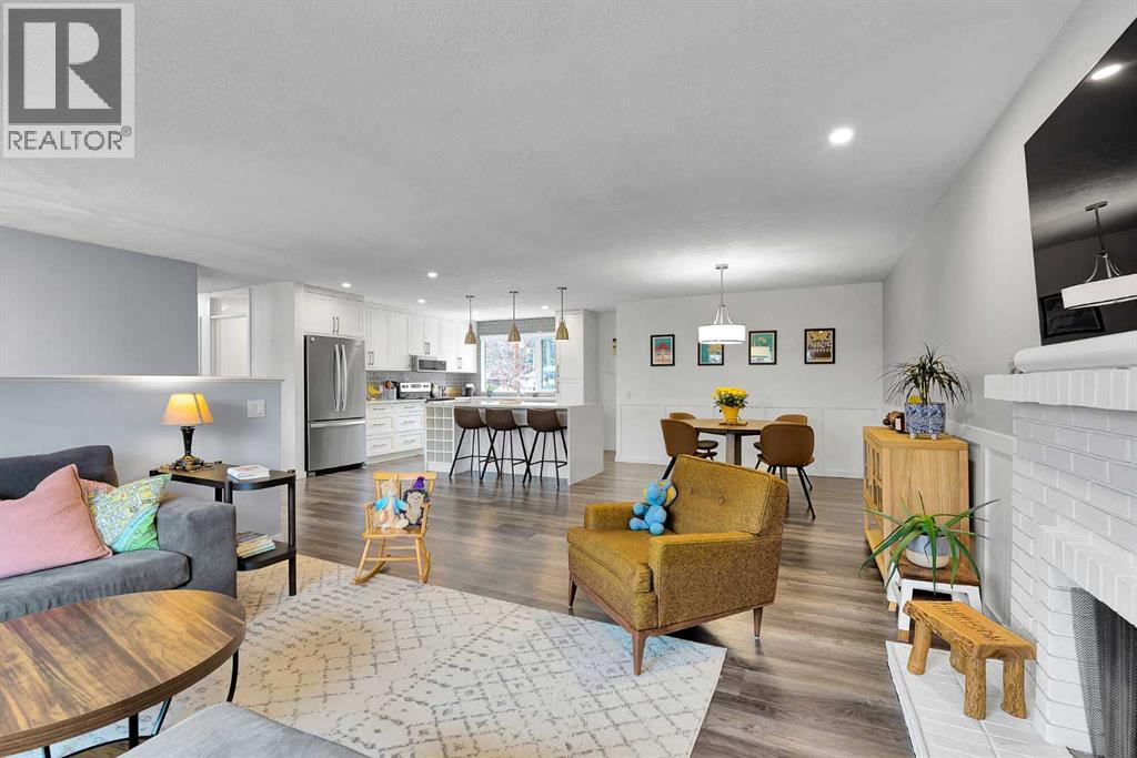 6584 Dalrymple Way NW