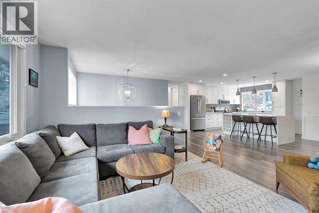 6584 Dalrymple Way NW