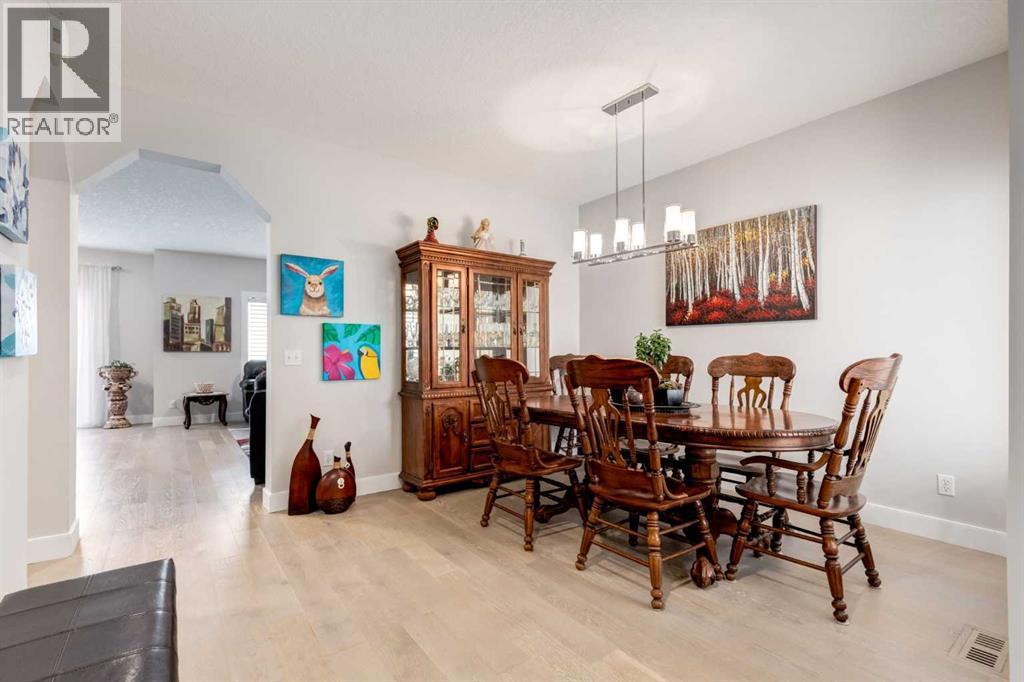 163 Cougarstone Court SW