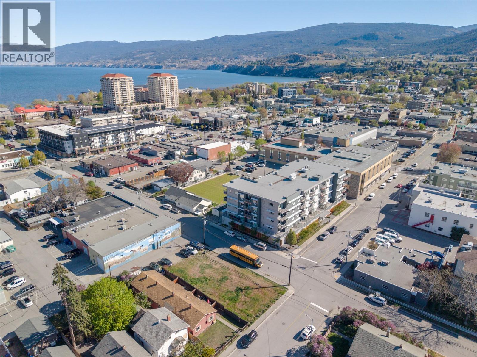 303 Nanaimo Avenue W