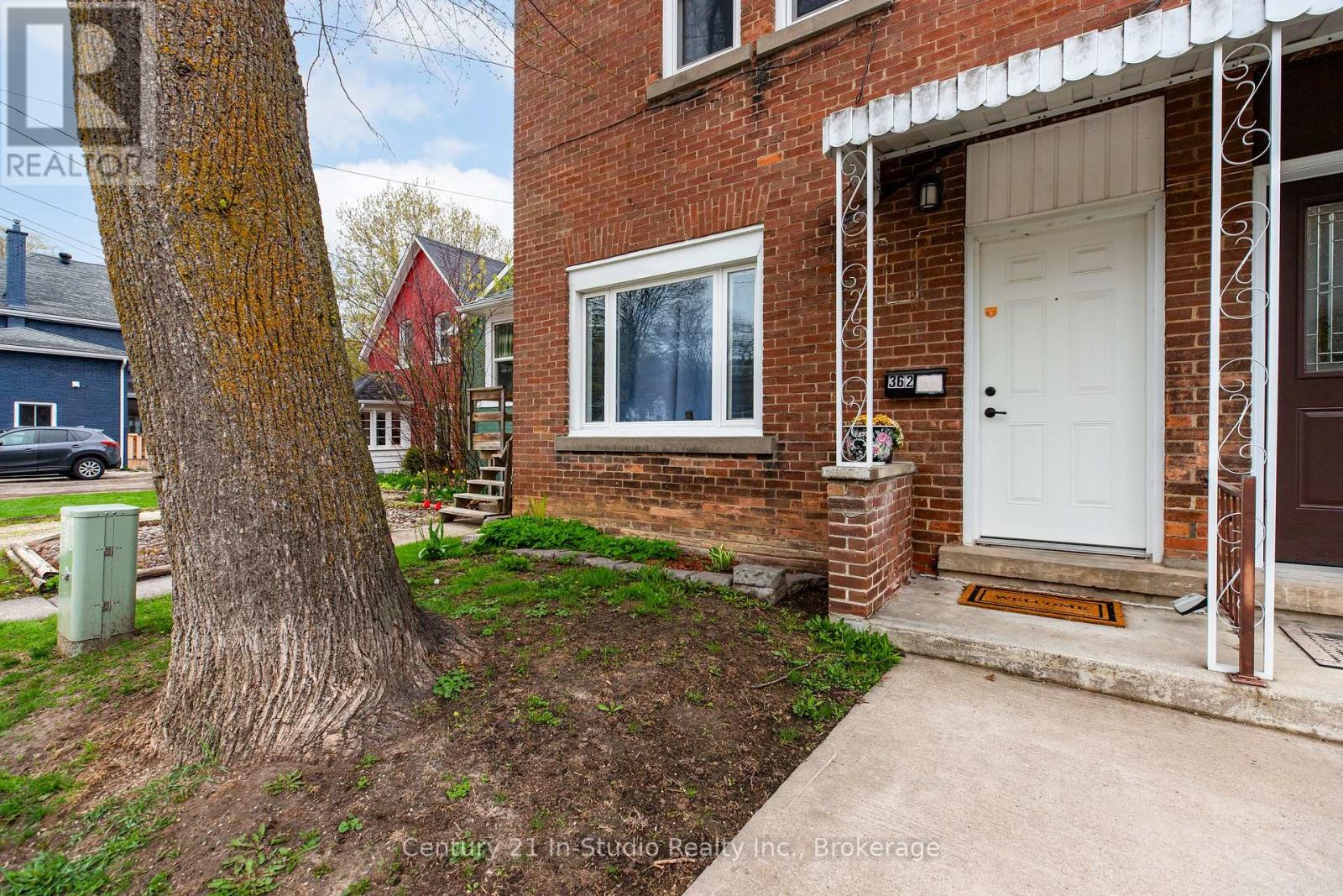 362 11TH STREET W