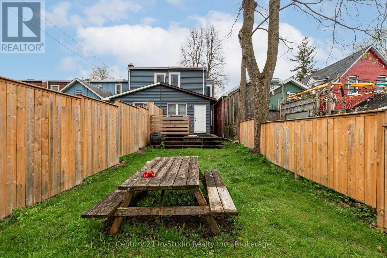 362 11TH STREET W