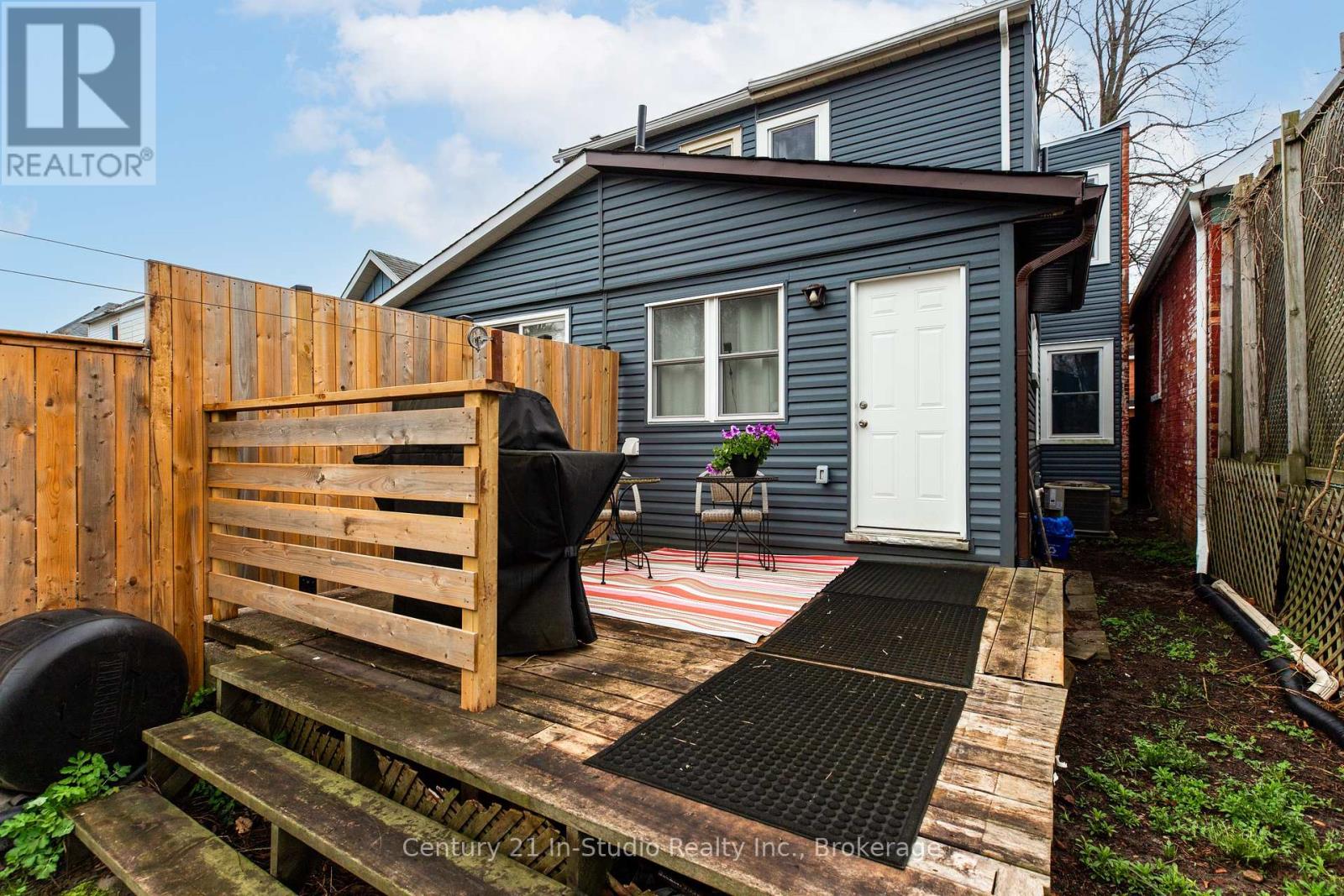362 11TH STREET W