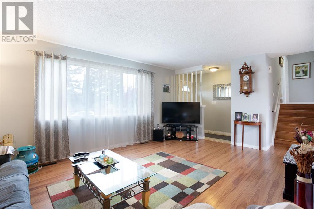 103 Forest Crescent SE