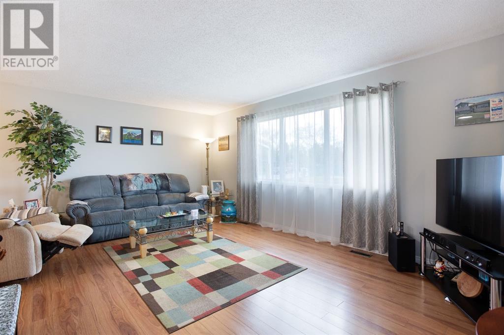 103 Forest Crescent SE