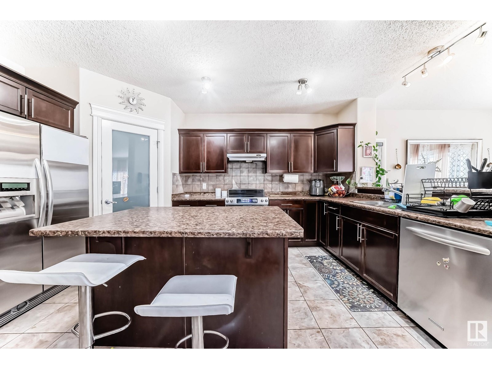 6159 12 AV SW SW