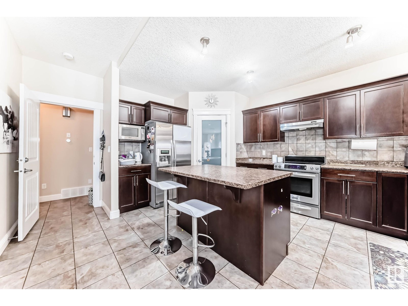 6159 12 AV SW SW