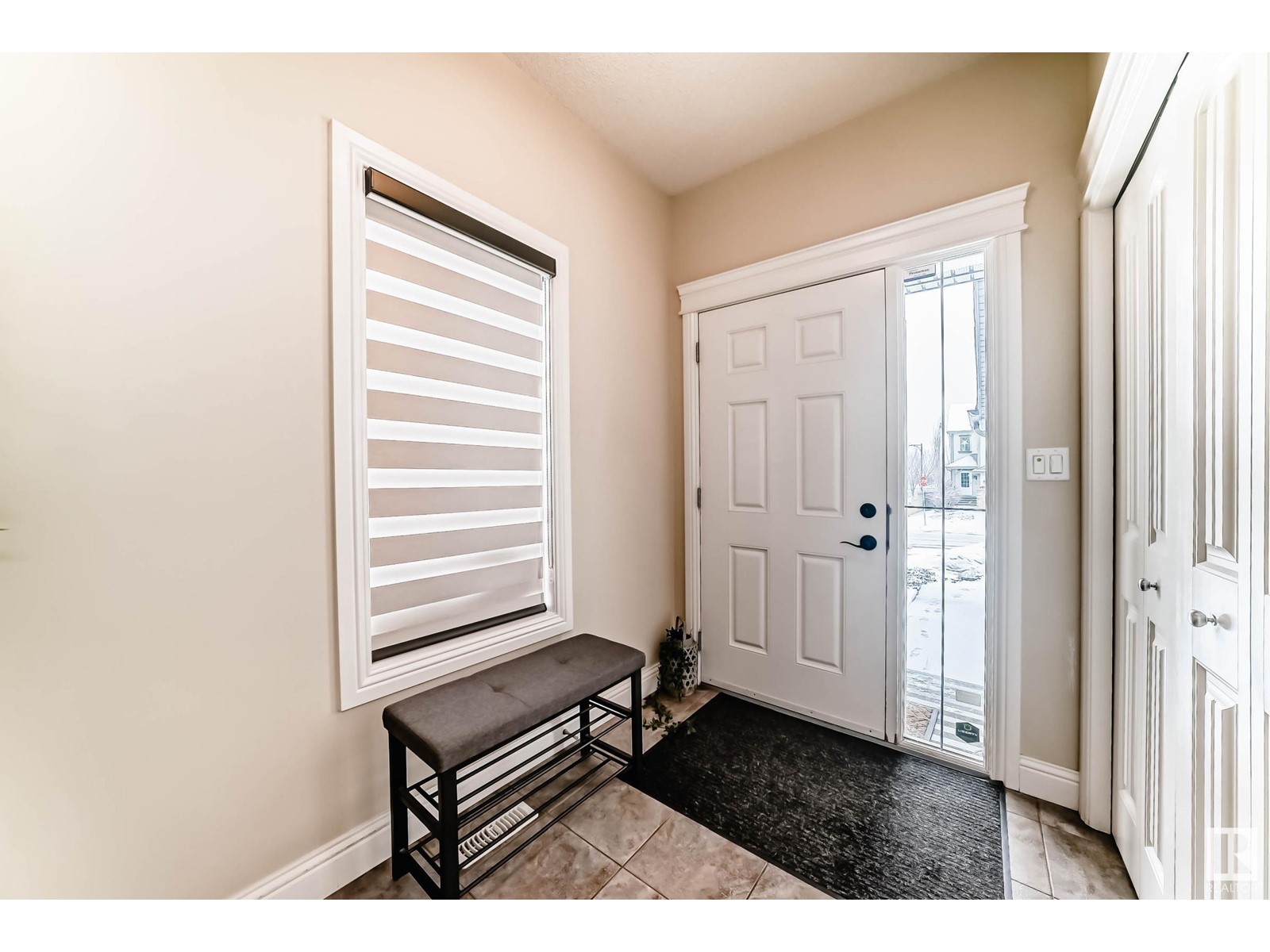 6159 12 AV SW SW