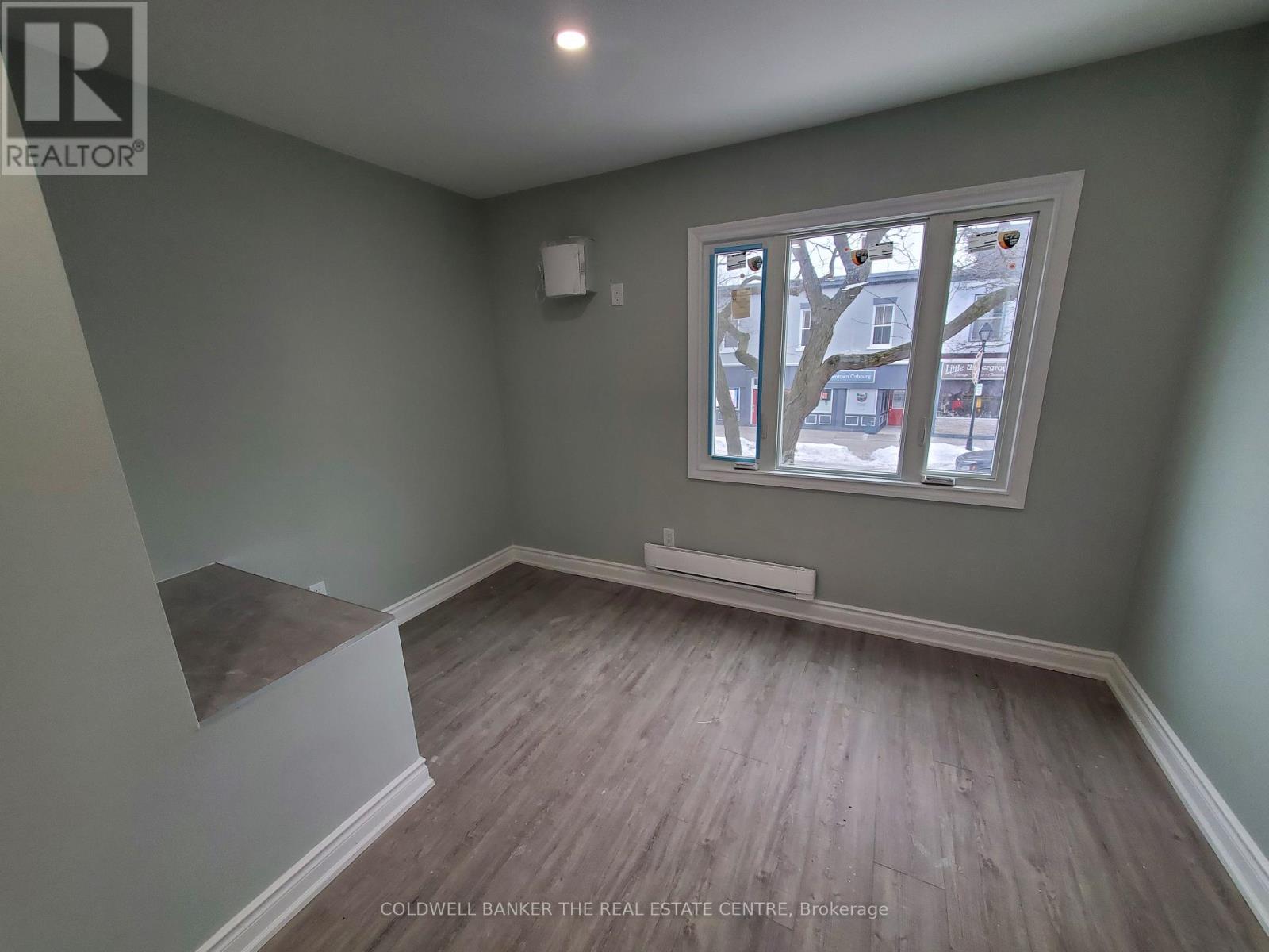 3 - 18 KING STREET E