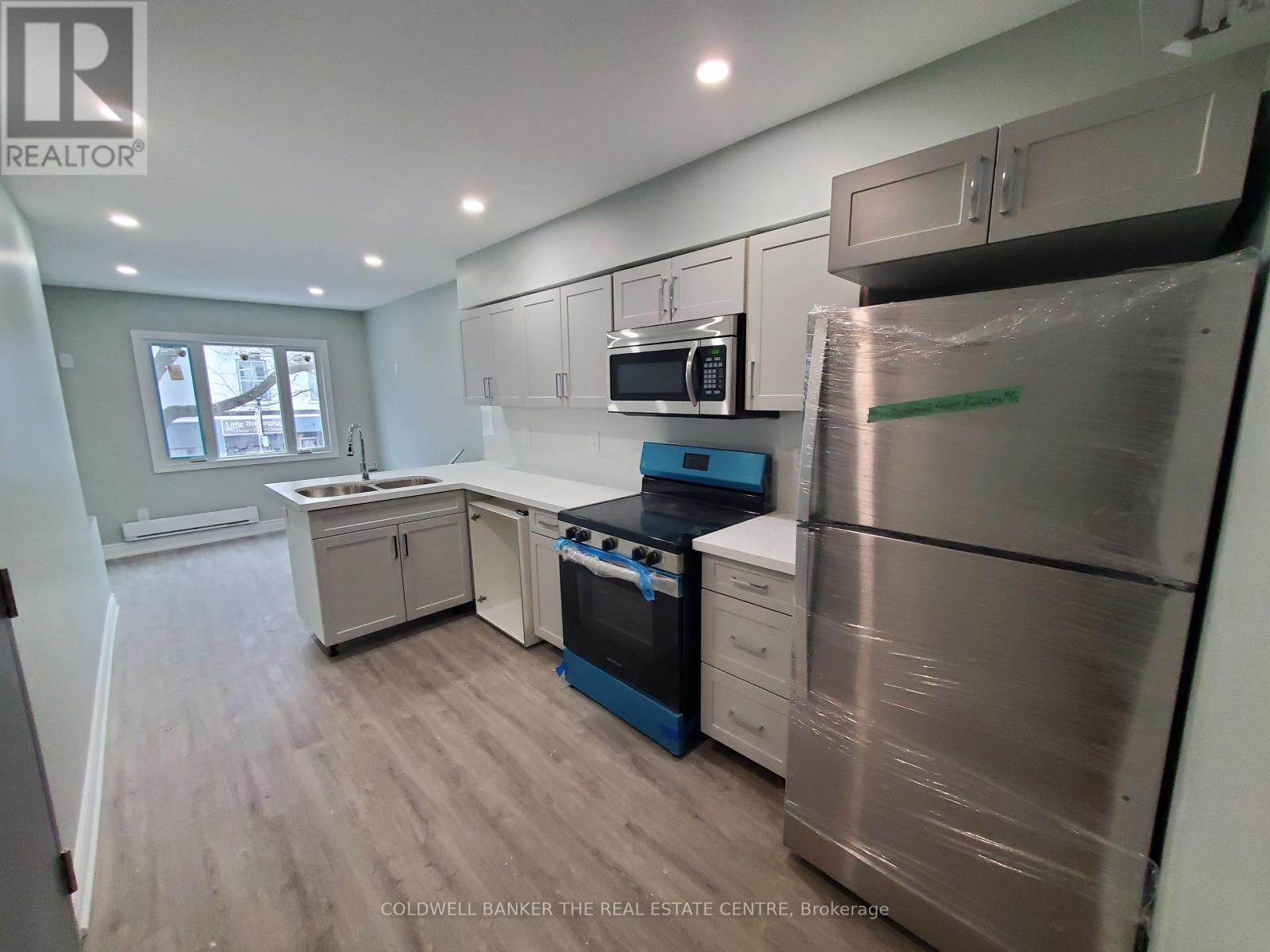 3 - 18 KING STREET E