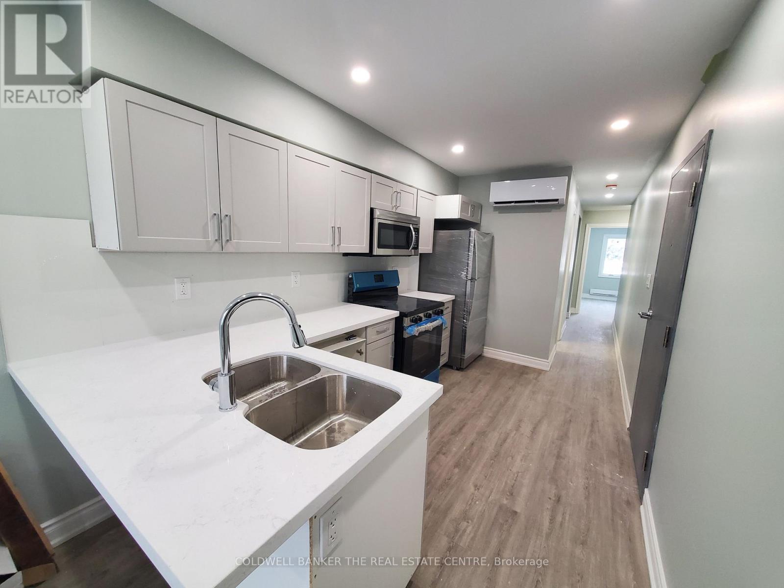 3 - 18 KING STREET E