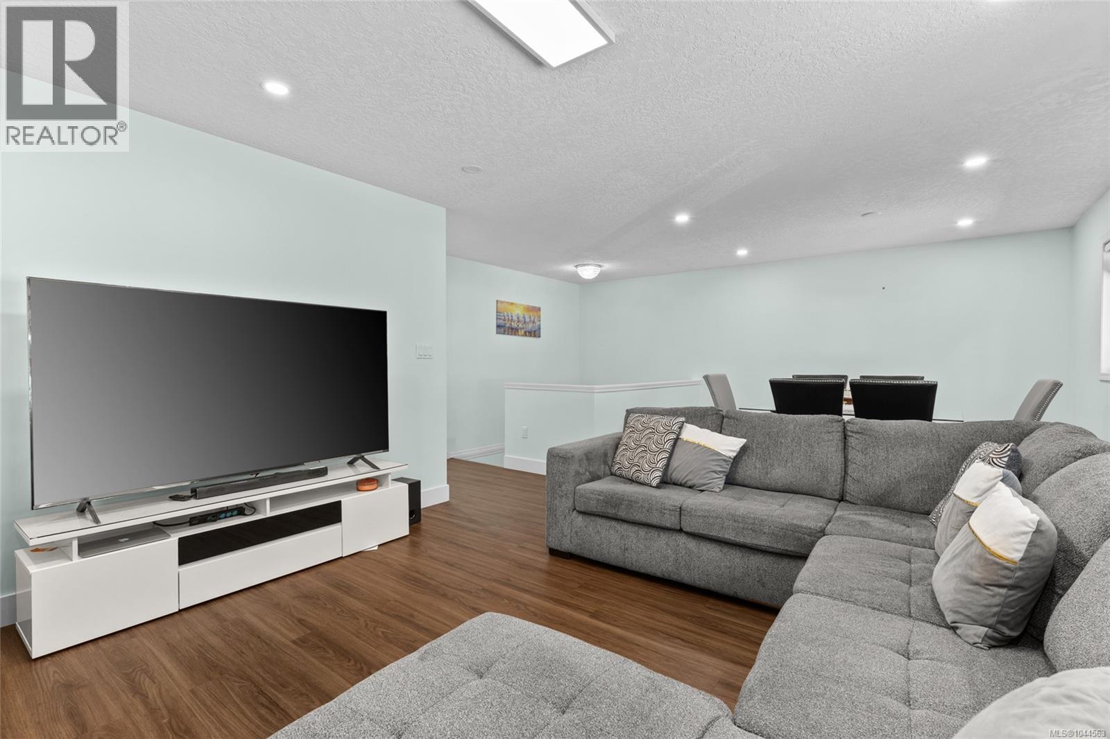 1039 Haslam Ave