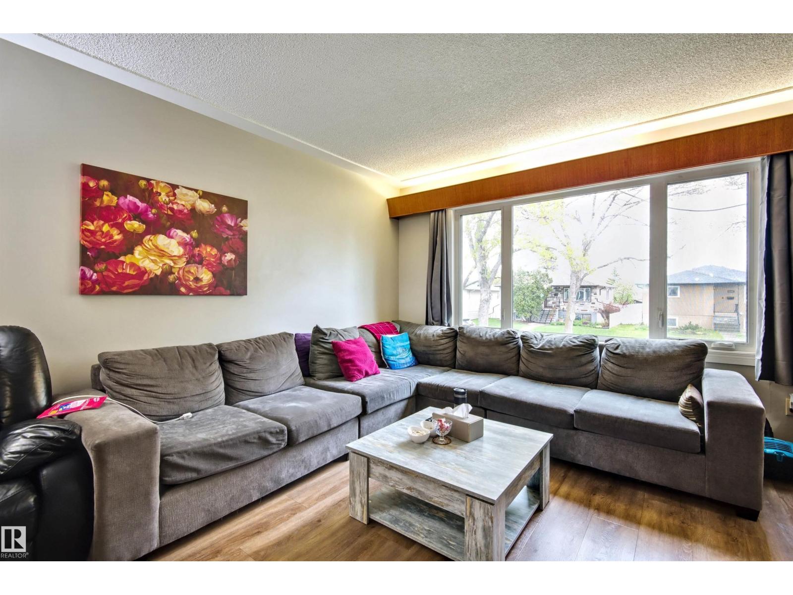 13008-13010 102 ST NW