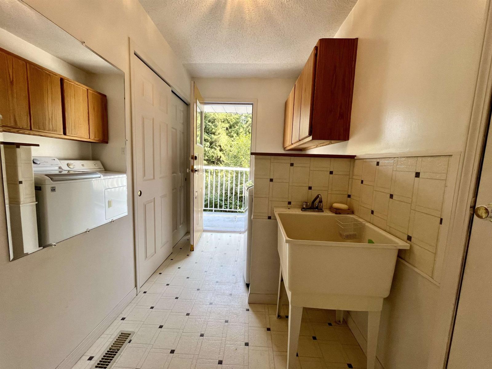 6080 ROSS ROAD|Ryder Lake