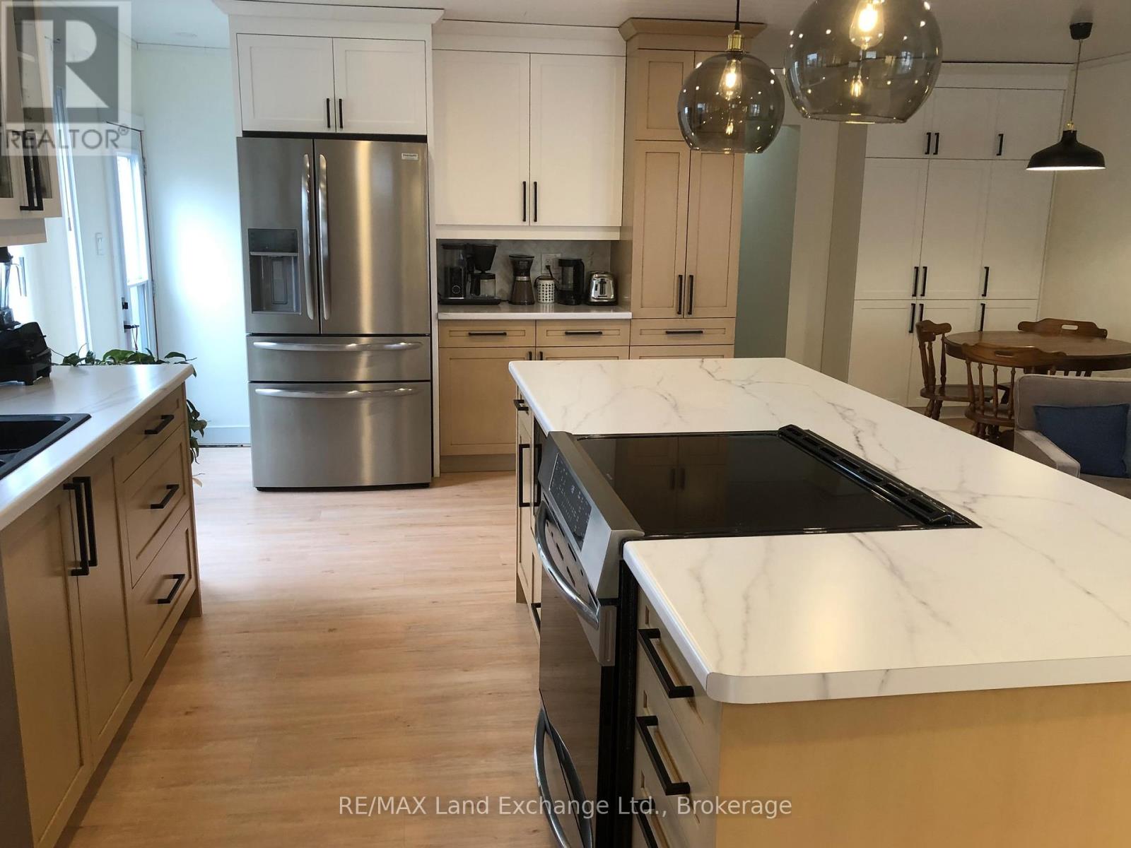 682 KENNARD CRESCENT