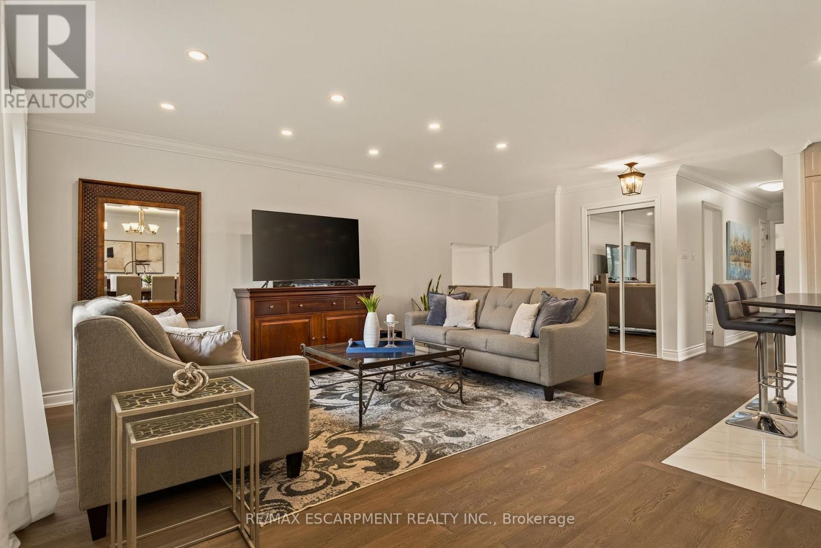 9 FAIRVIEW PLACE