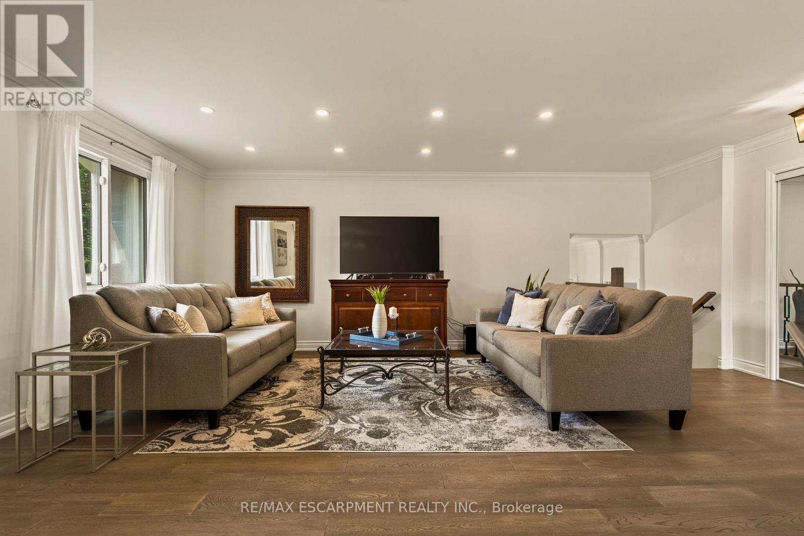 9 FAIRVIEW PLACE