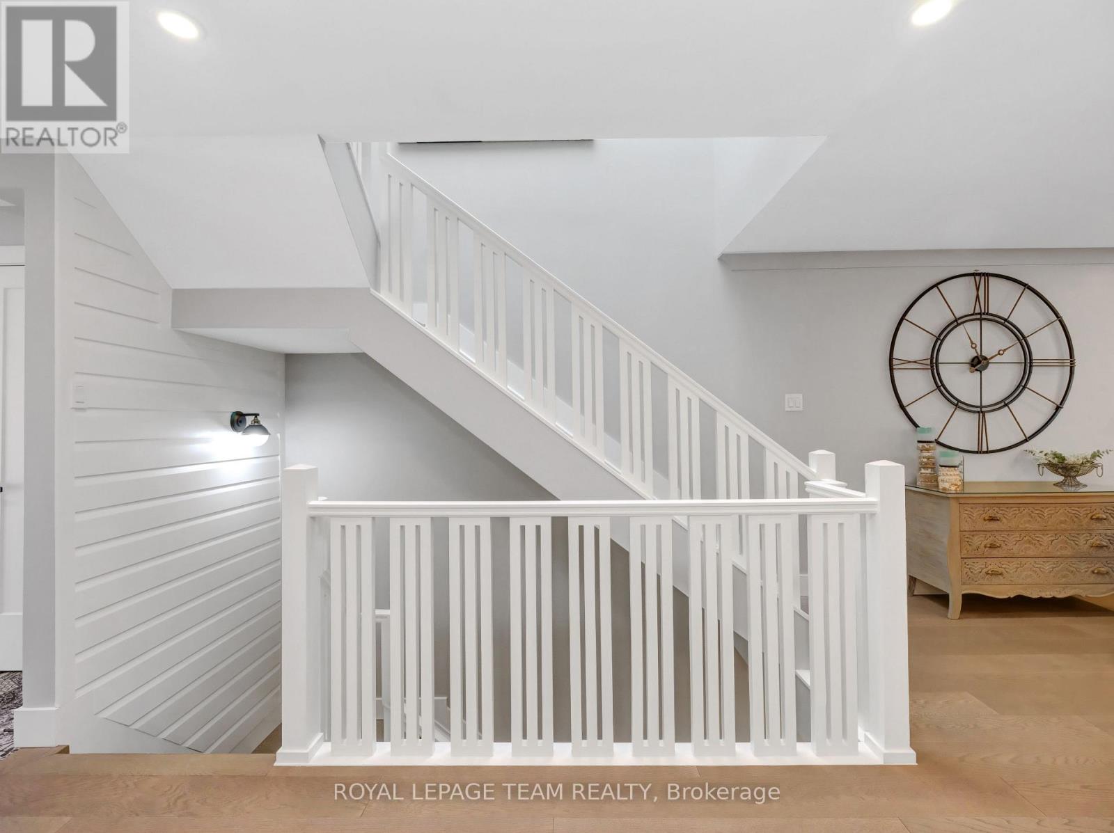 107 DALECROFT CRESCENT