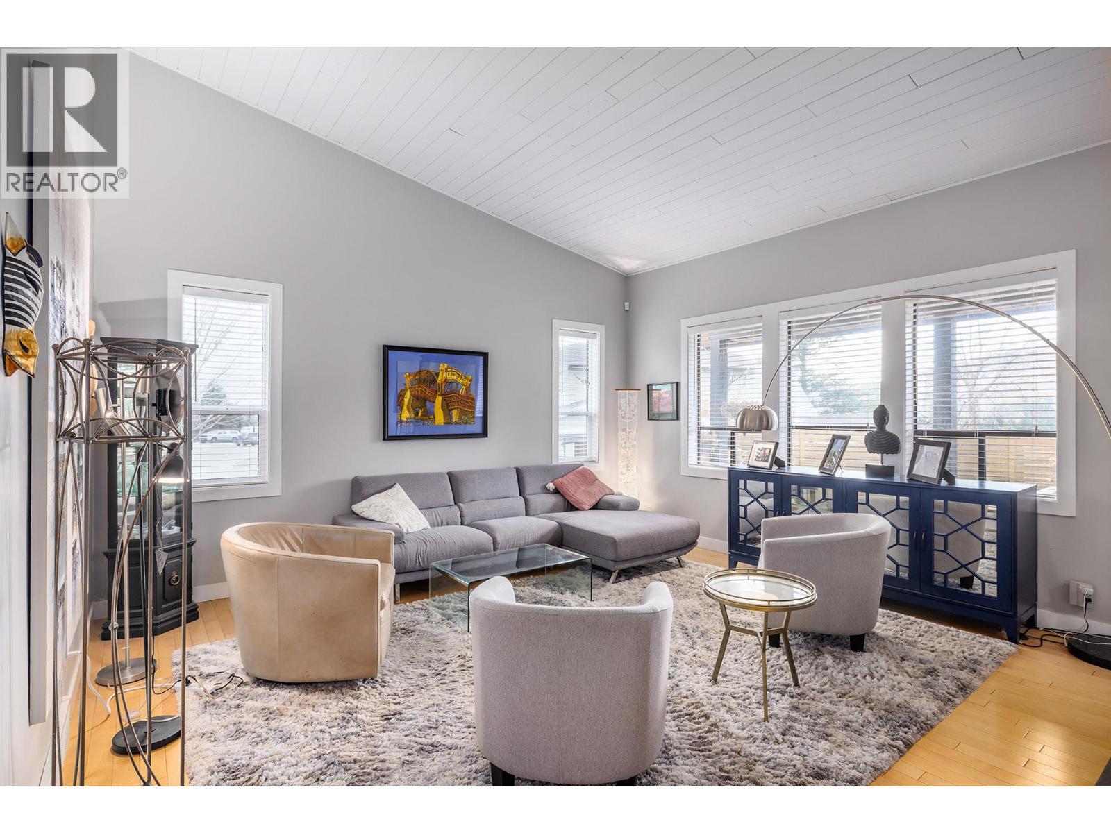 2575 Pineridge Place