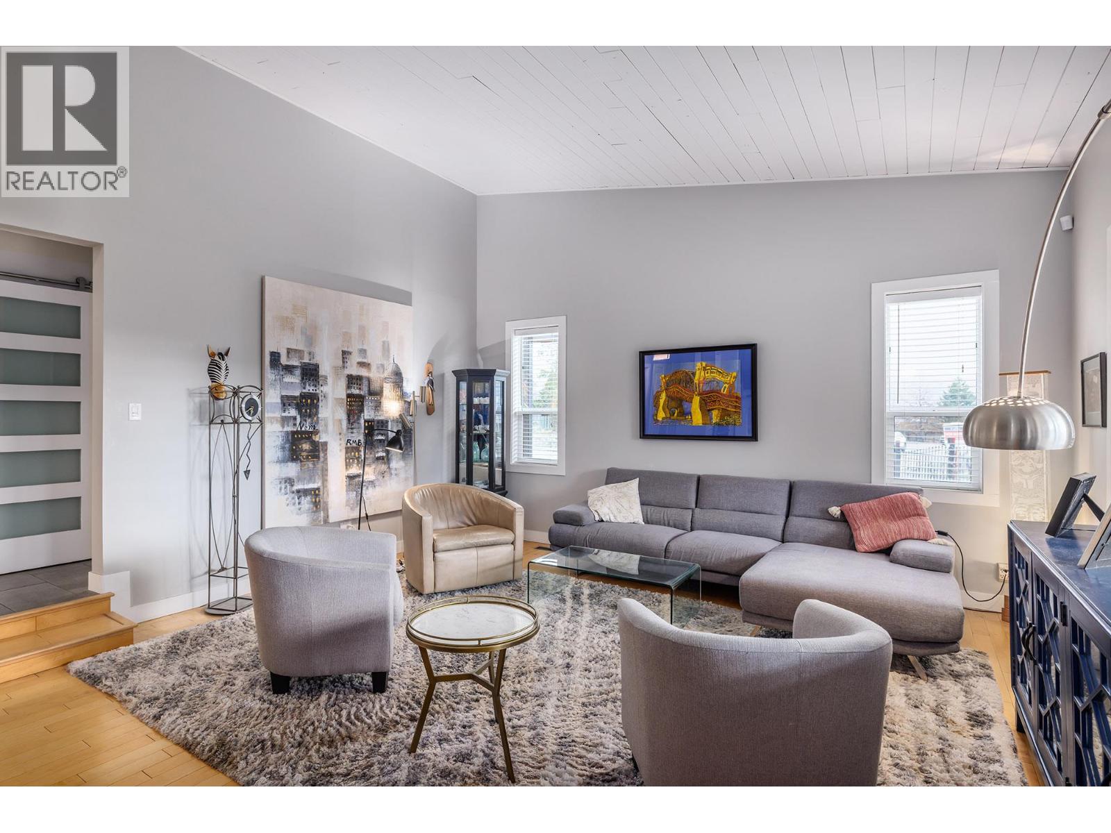 2575 Pineridge Place