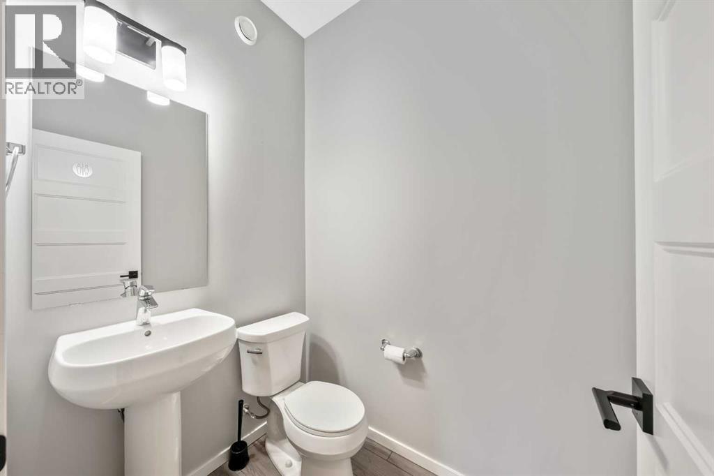 98 Lucas Crescent NW