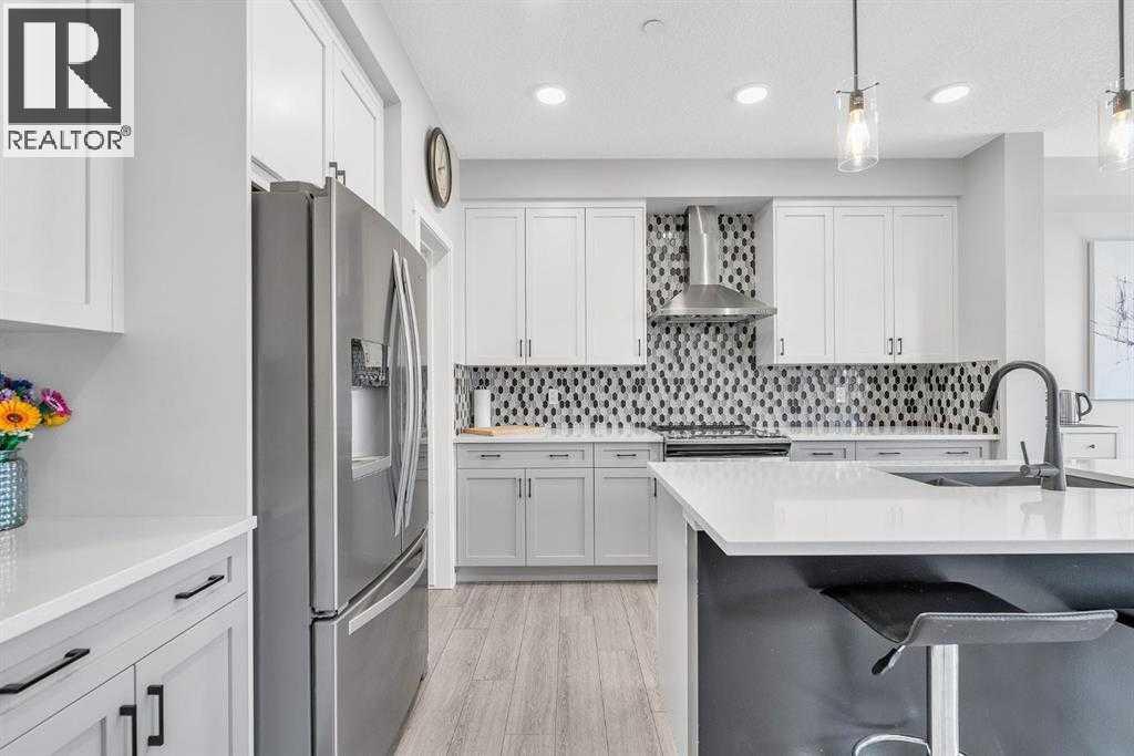 98 Lucas Crescent NW