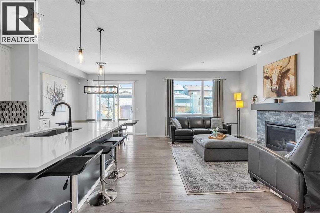 98 Lucas Crescent NW