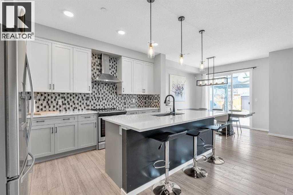 98 Lucas Crescent NW