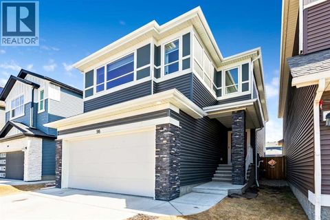 98 Lucas Crescent NW Calgary AB T3G3M9