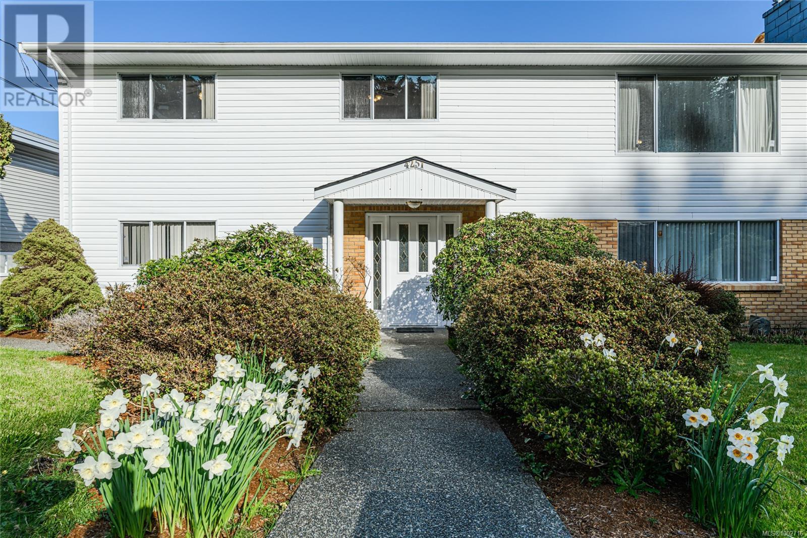4251 Parkside Cres