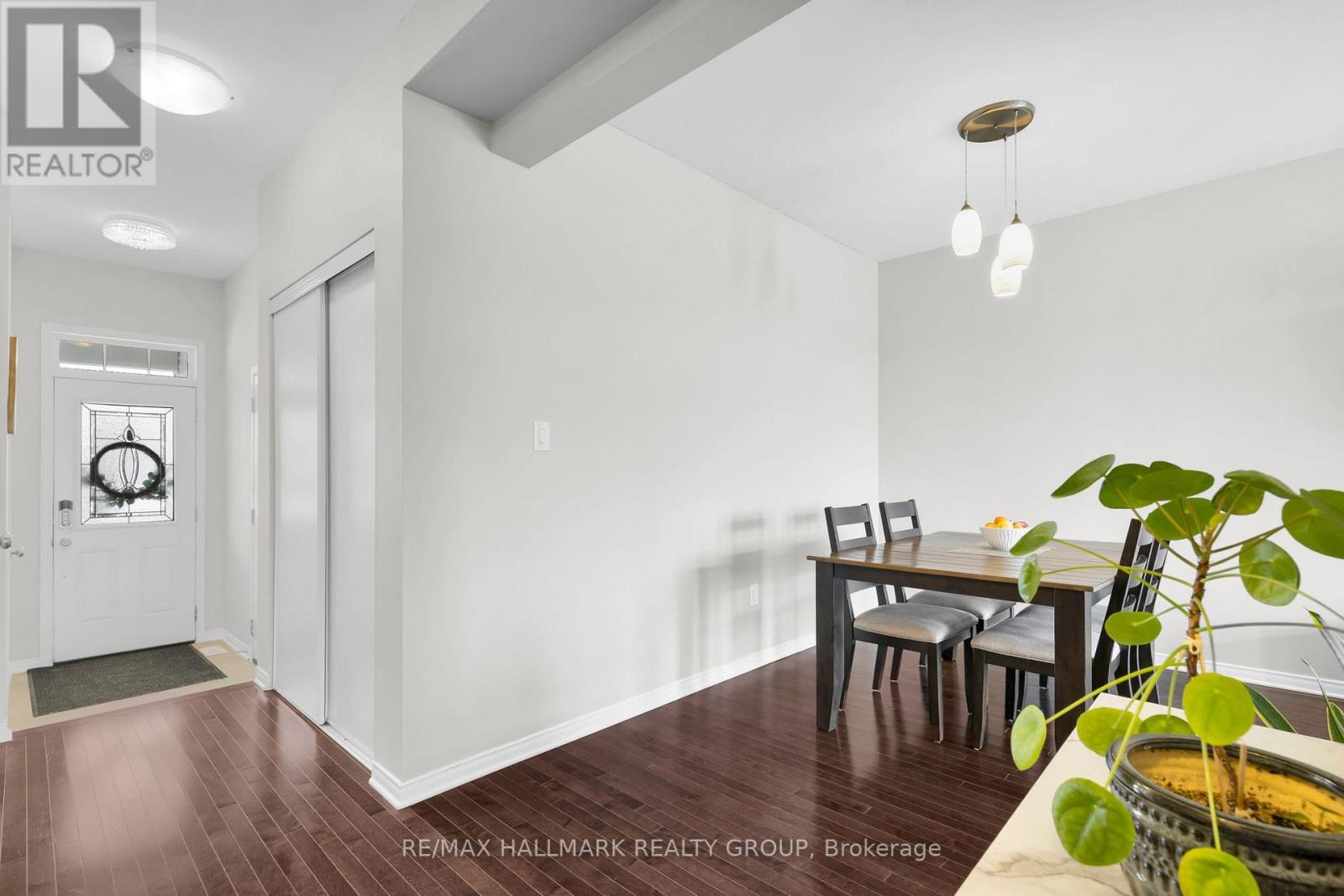 132 LARAMIE CRESCENT