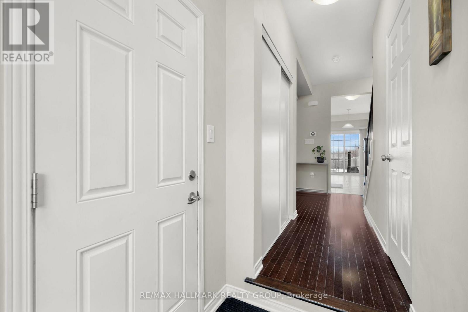 132 LARAMIE CRESCENT