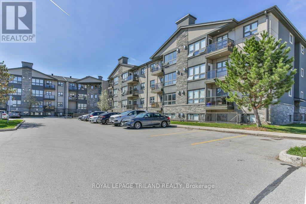 Photo 1 of 37 — 104 - 5 JACKSWAY CRESCENT Unit 104, London North (North G), ON N5X3T6