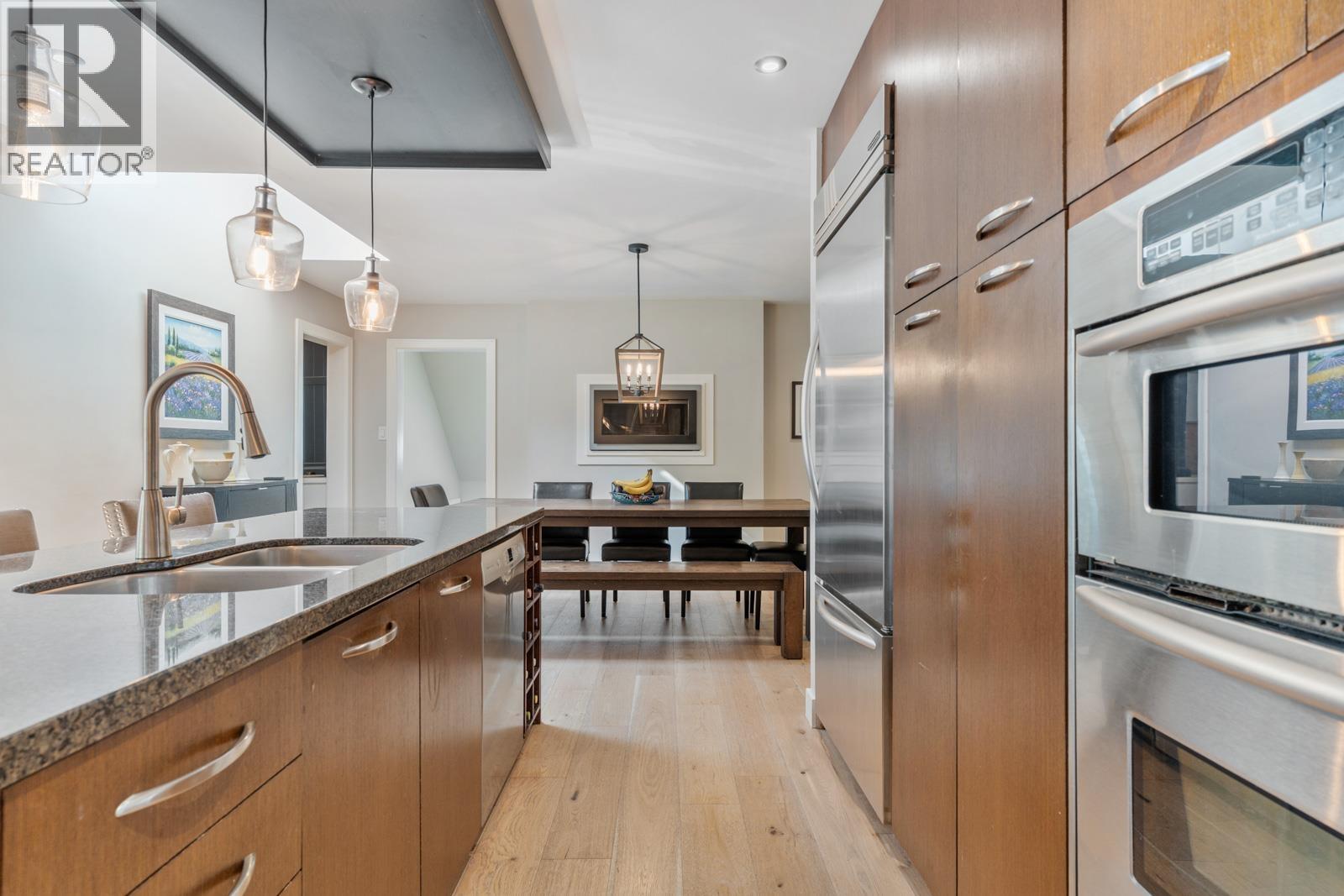 3760 BAYRIDGE AVENUE