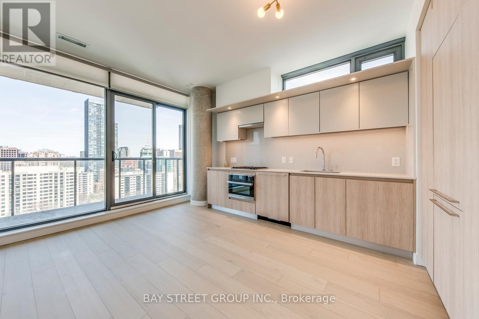 1907 - 81 WELLESLEY STREET E