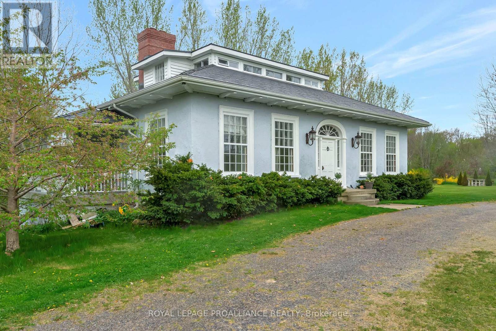 1479 LAKESIDE DRIVE