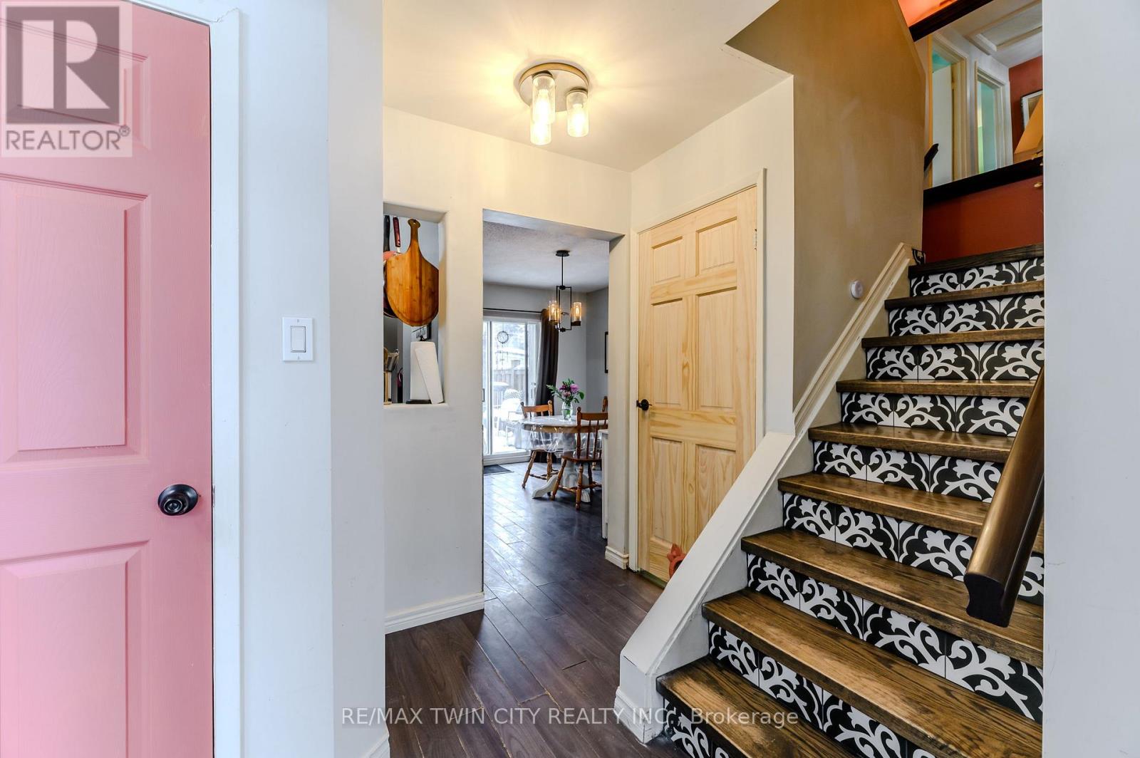 12 WHITE OWL CRESCENT