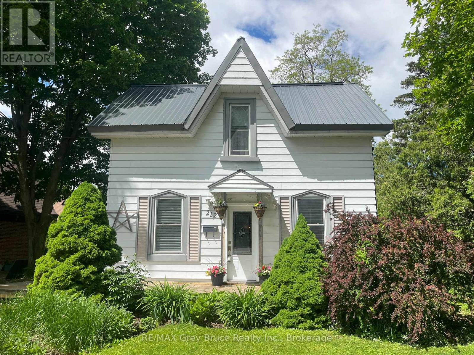 Photo 1 of 31 — 212 YONGE STREET S, Arran-Elderslie, ON N0H2N0