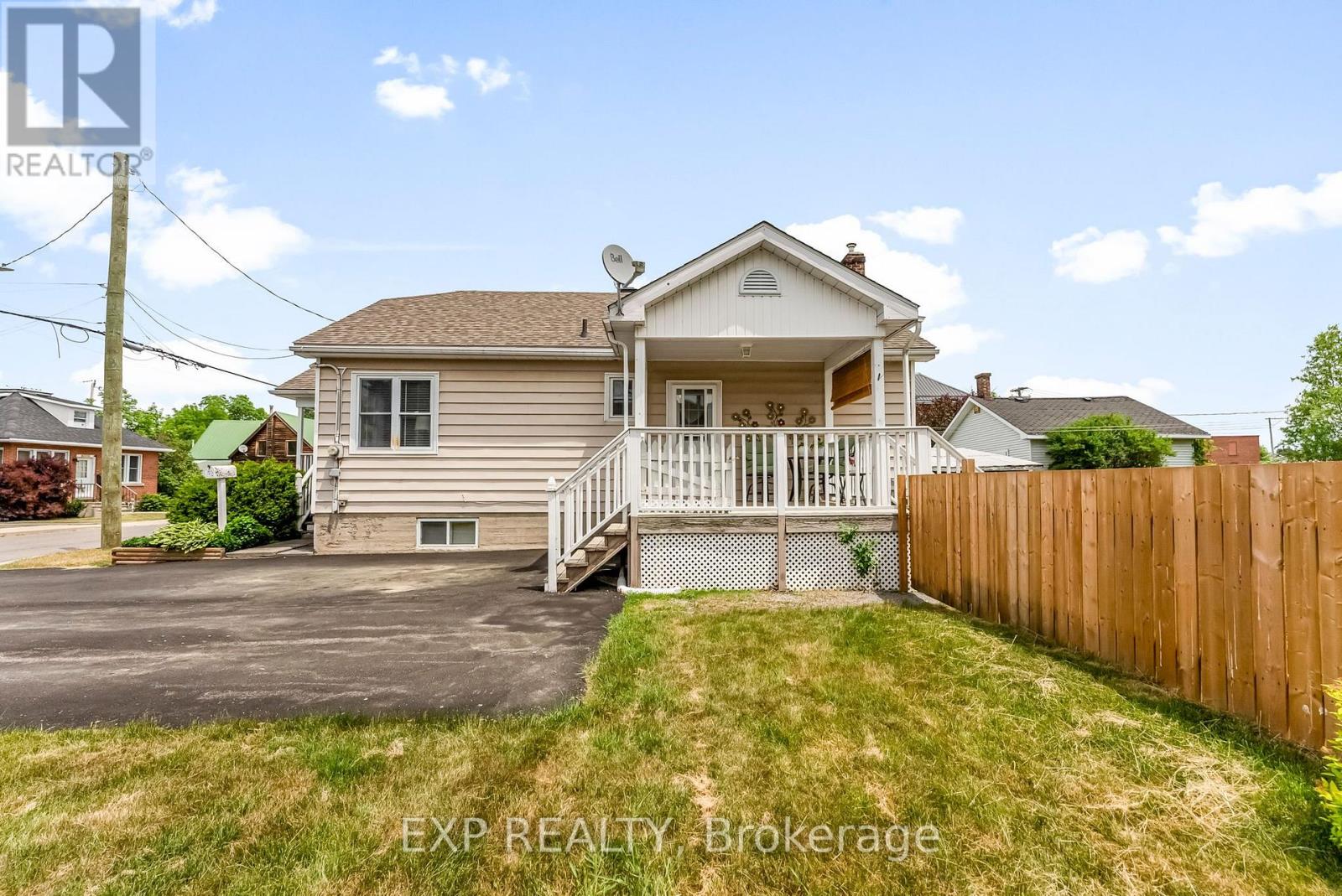 255 ARNPRIOR AVENUE