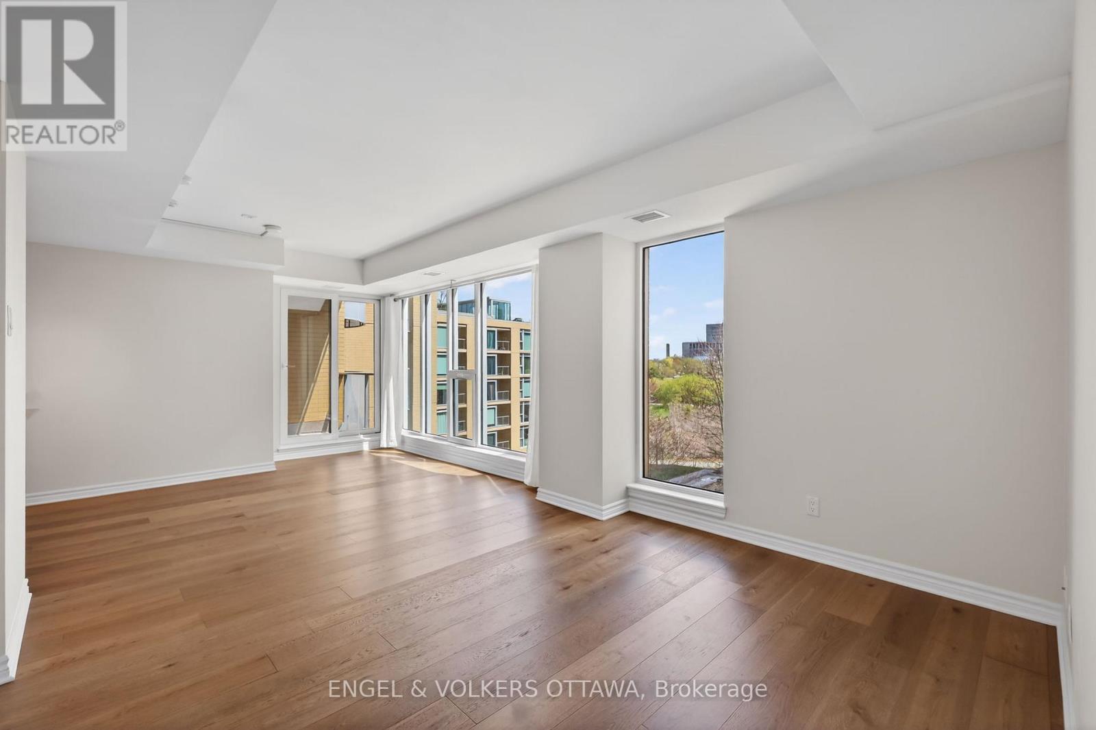 521 - 250 LETT STREET