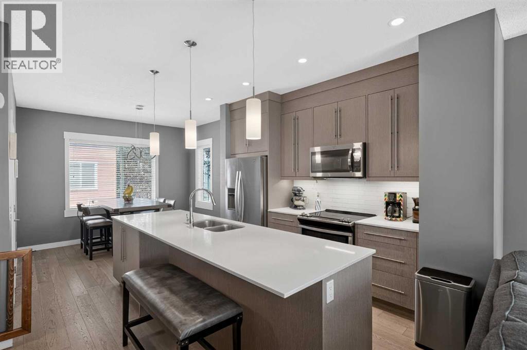 18, 111 Rainbow Falls Gate