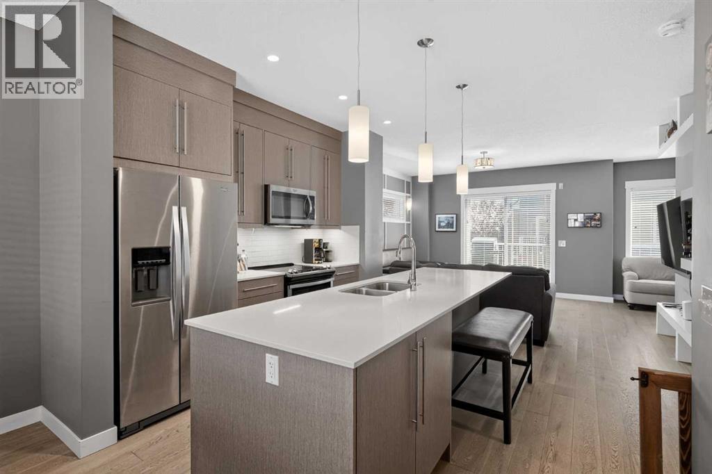 18, 111 Rainbow Falls Gate