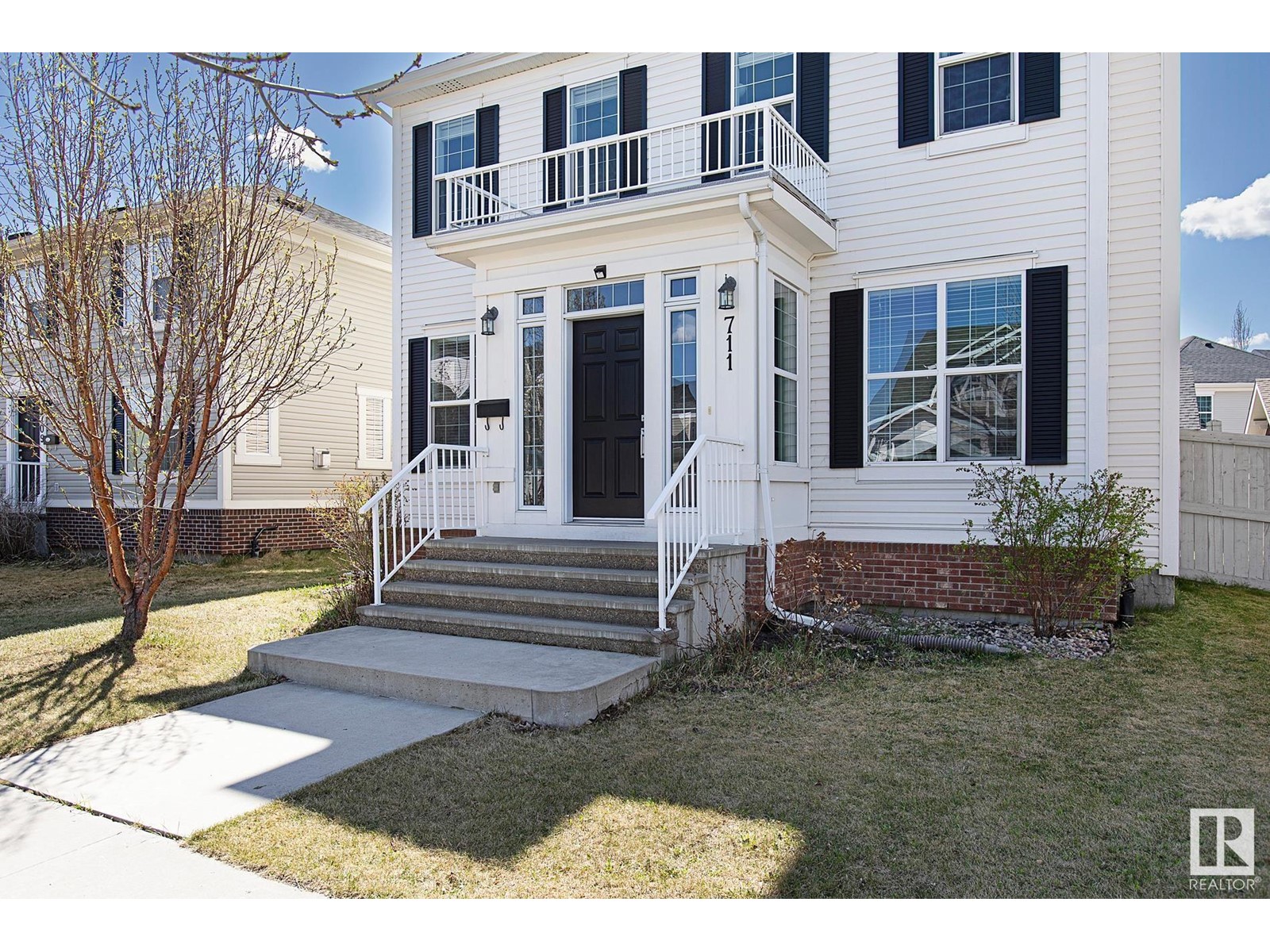 711 DECOTEAU WY NW