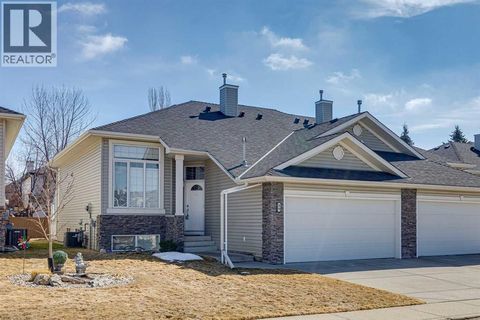 19 Wentworth Gardens SW Calgary AB T3H4L7