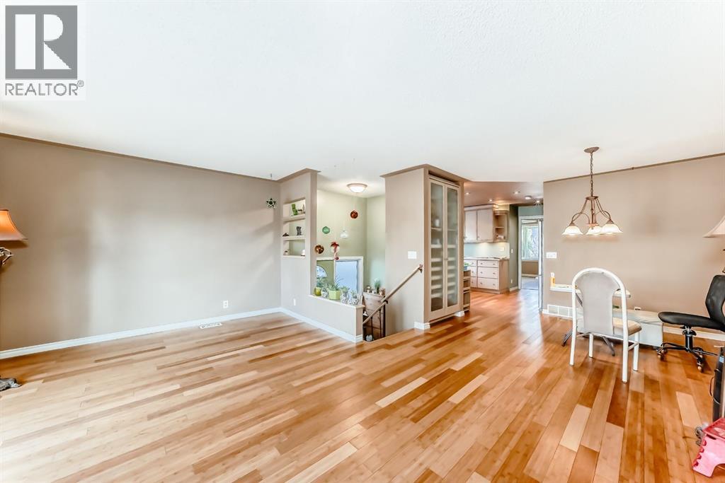 274 Templeview Way NE